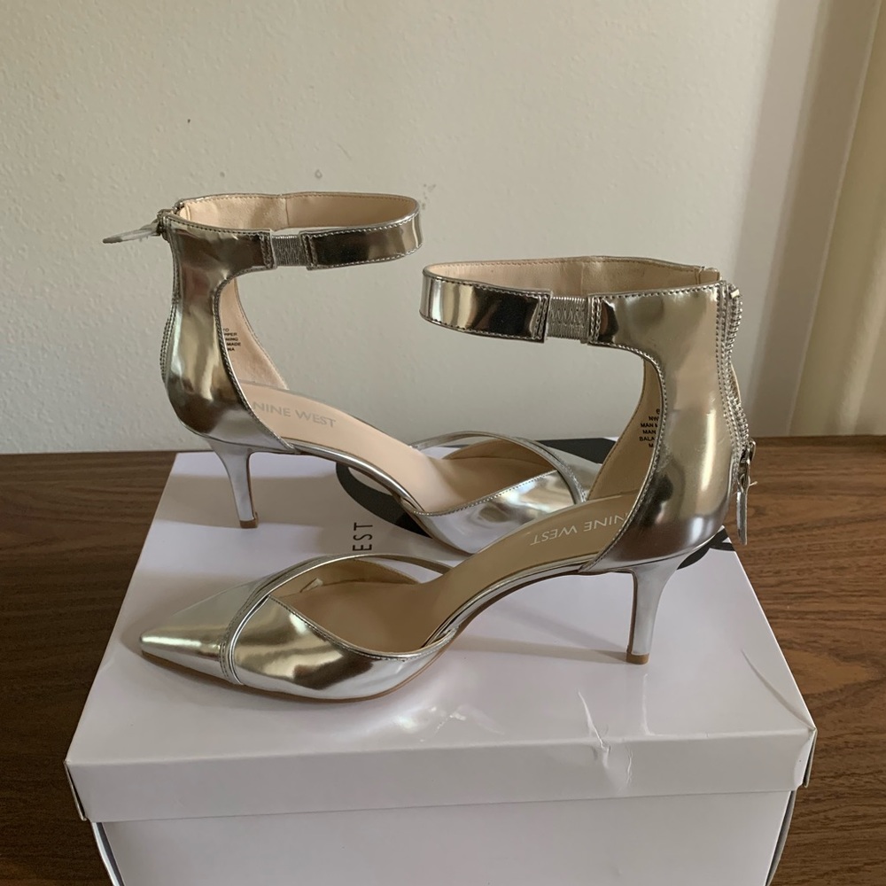 Nine West dress pumps